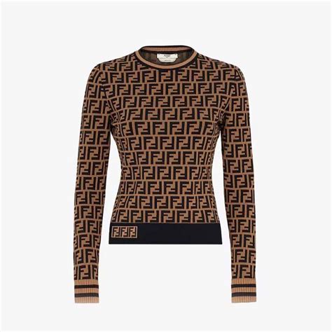 fendi motif sweater.